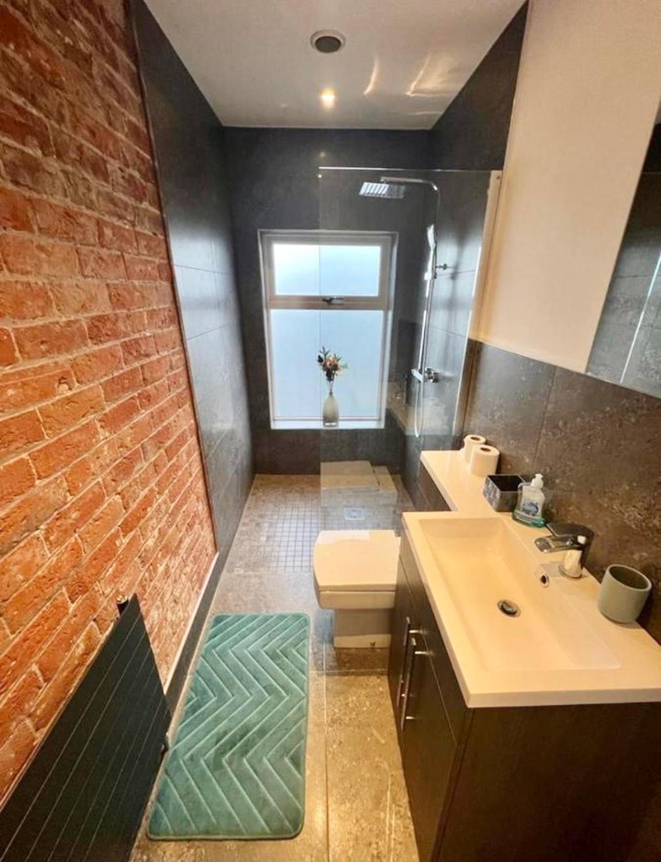 Alsager Town Centre Apartment エクステリア 写真